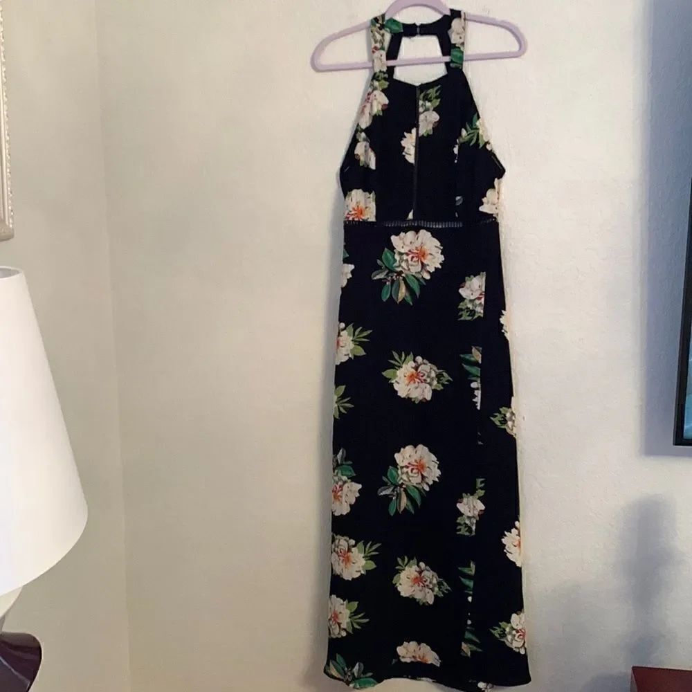 Zesica Women’s Floral Notched Back Side Slit Maxi Dress. Size M
